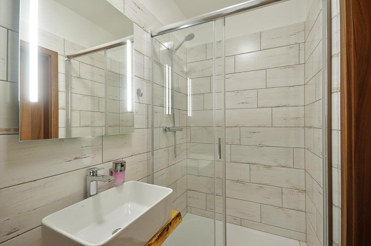 Penzion Kuzelna Hotel Trutnov Luaran gambar