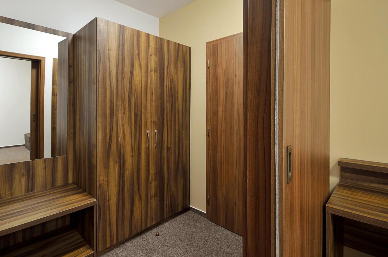 Penzion Kuzelna Hotel Trutnov Luaran gambar