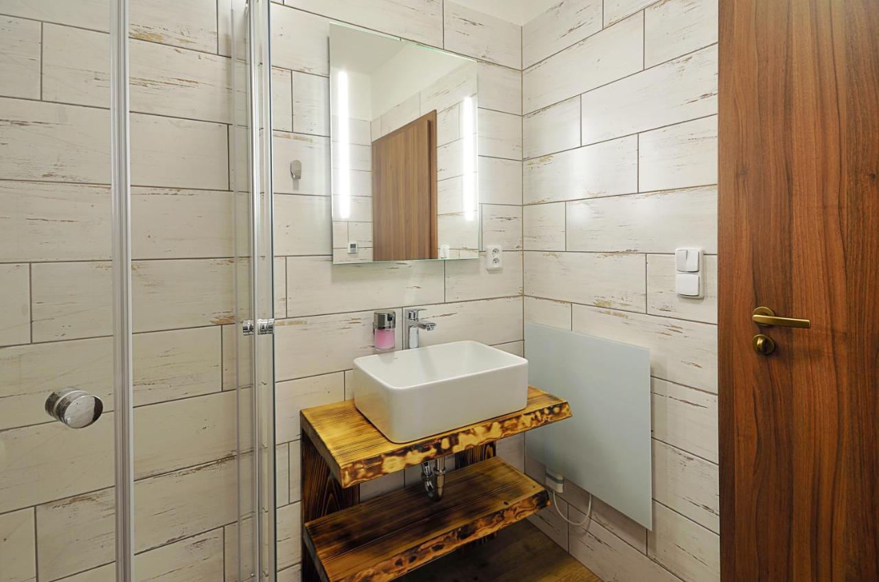 Penzion Kuzelna Hotel Trutnov Luaran gambar